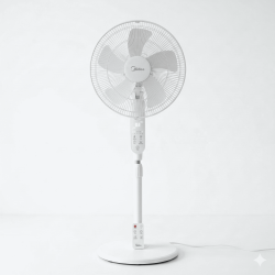 Ventilateur à Pied AVEC TELECOMMANDE/MODE SILENCE/BLANC – MIDEA