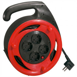 Enrouleur à usage domestique avec 4x2p+T avec éclips de